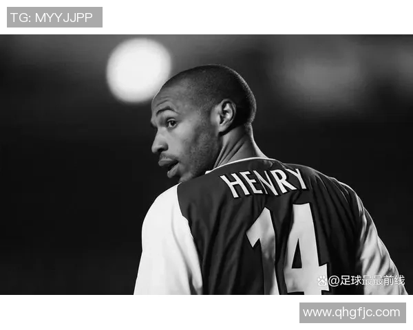 足球黑鞋传奇:哪些足球巨星曾选择穿黑色球鞋展现个人风采 足球黑鞋传奇:哪些足球巨星曾选择穿黑色球鞋展现个人风采